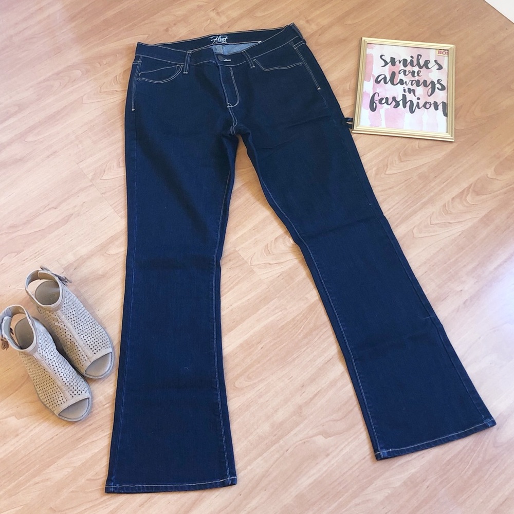 NWOT Old Navy "Flirt" dark denim jeans